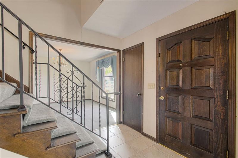 10725 Cypress Ave, Kansas City, MO 64137