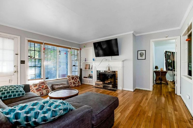 1152 E 77th Ter, Kansas City, MO 64131