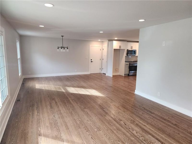 4228 W 98th St, Overland Park, KS 66207