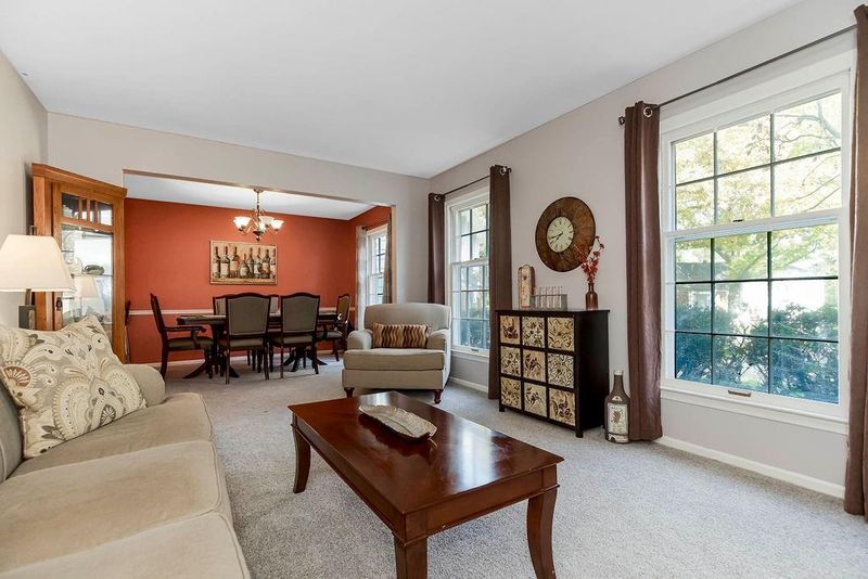 8524 W 88th Ter, Overland Park, KS 66212