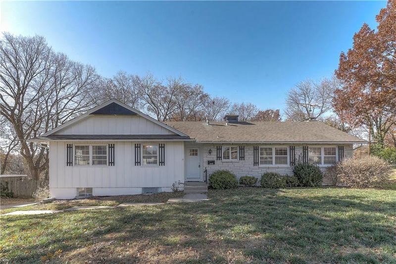 8336 Willow Way St, Raytown, MO 64138