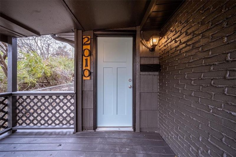 2010 E 82nd St, Kansas City, MO 64132