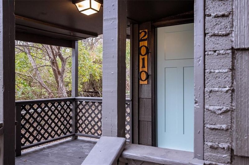 2010 E 82nd St, Kansas City, MO 64132