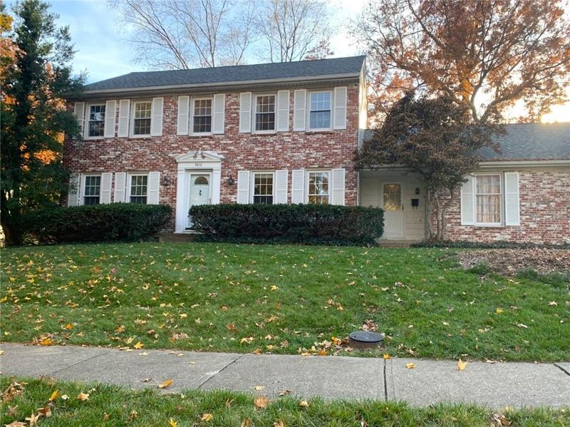 9810 Connell Dr, Overland Park, KS 66212