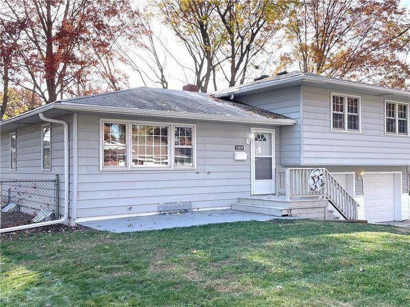 12829 E 50th Ter S, Independence, MO 64055