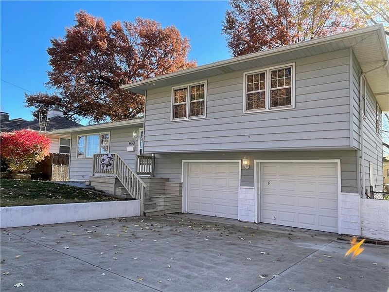 12829 E 50th Ter S, Independence, MO 64055