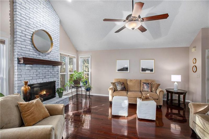 11932 Mackey St, Overland Park, KS 66213