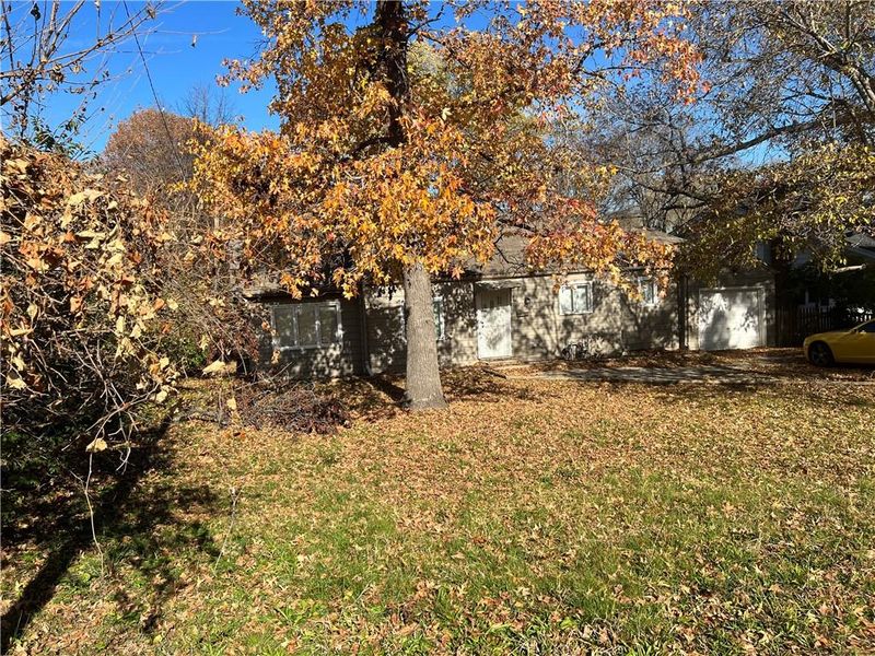6406 E 113th St, Kansas City, MO 64134