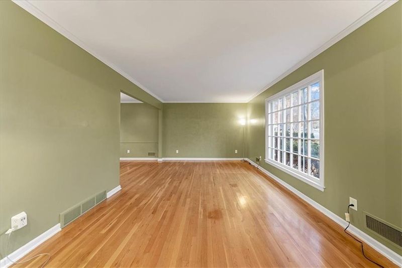 9220 Larsen Dr, Overland Park, KS 66214