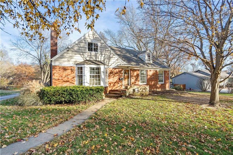 8501 Valley View Dr, Overland Park, KS 66212