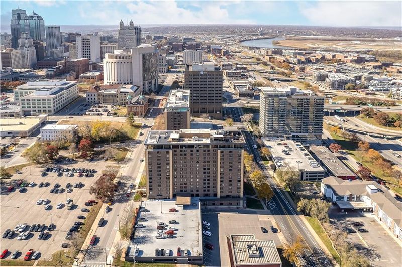 700 E 8th St #7J, Kansas City, MO 64106