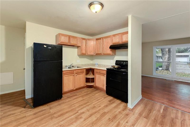 8509 E 92nd Ter, Kansas City, MO 64138