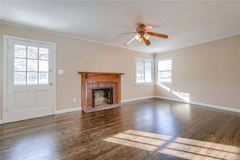 4853 NE Davidson Rd, Kansas City, MO 64118