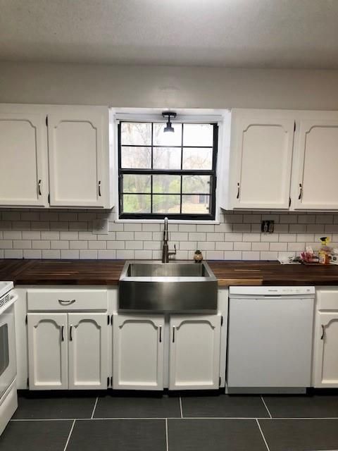 15 NE 90th Ter, Kansas City, MO 64155