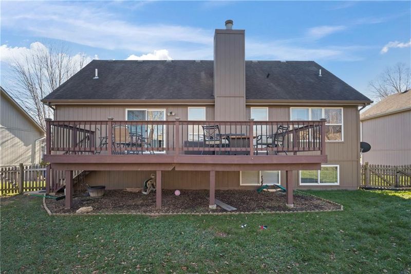 1204 NW Long Dr, Grain Valley, MO 64029
