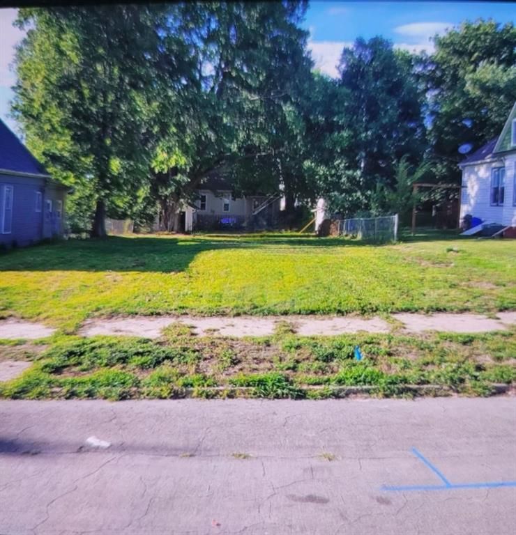 2703 Penn St, St Joseph, MO 64507