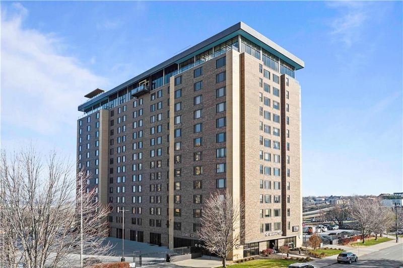 700 E 8th St #5P, Kansas City, MO 64106