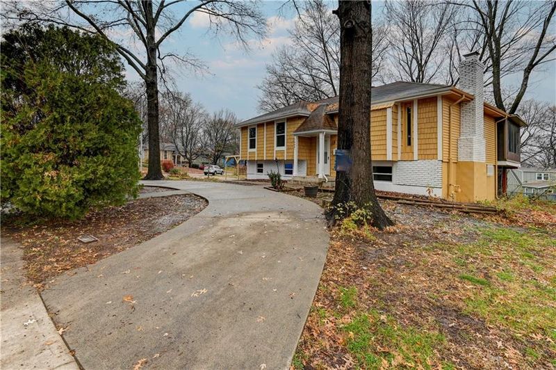 7800 E 105th St, Kansas City, MO 64134