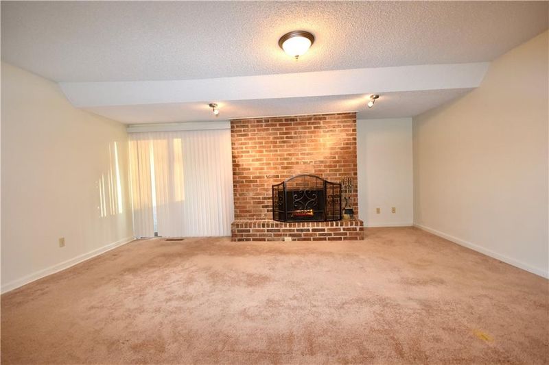 1712 E 97th St #B, Kansas City, MO 64131