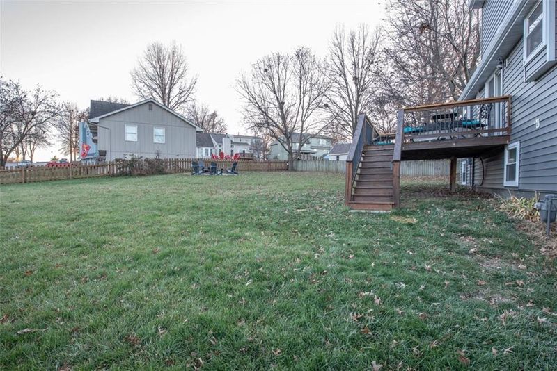 201 NW 101st St, Kansas City, MO 64155