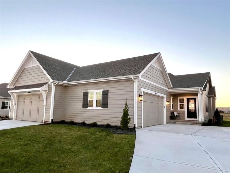21917 W 82nd Ter, Lenexa, KS 66220