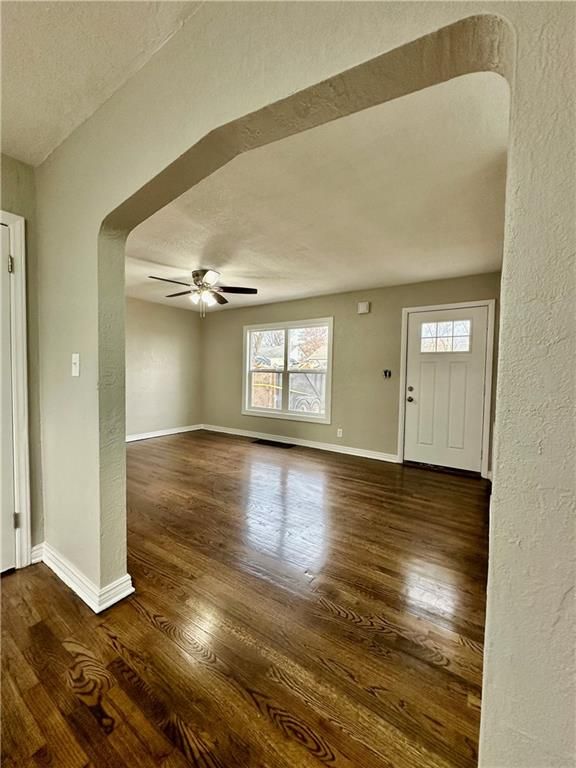5910 N Howard Ave, Kansas City, MO 64118