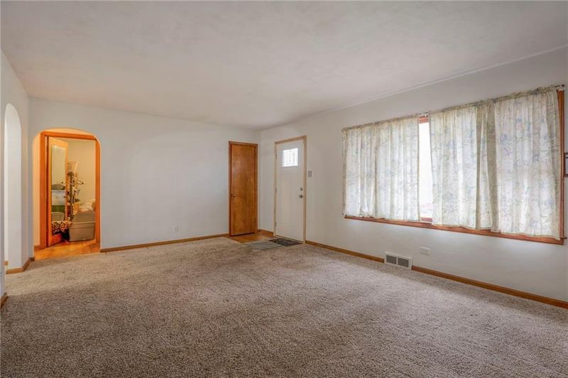 10615 Eastern Ave, Kansas City, MO 64134