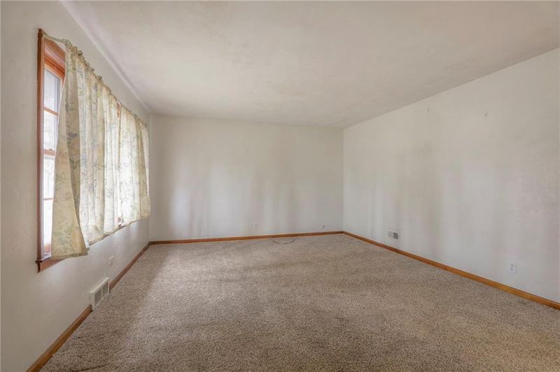 10615 Eastern Ave, Kansas City, MO 64134