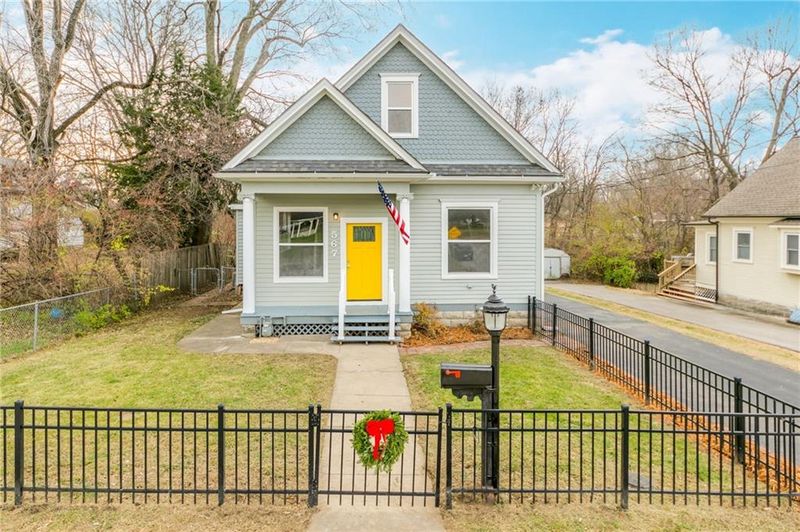 567 W Park St, Olathe, KS 64060