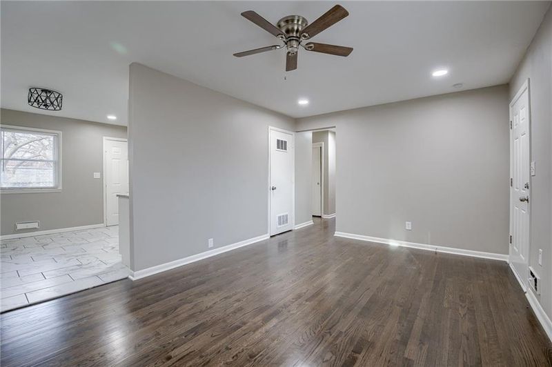 7402 E 112th St, Kansas City, MO 64134