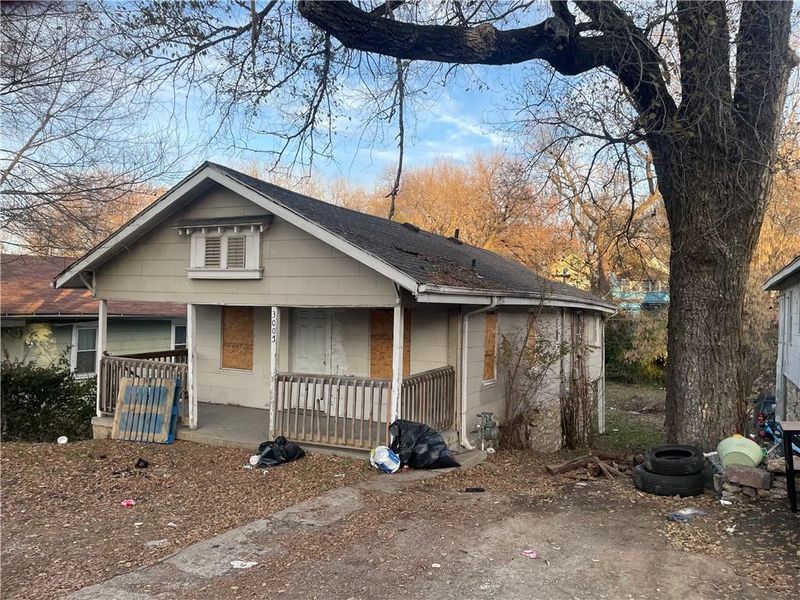 3005 Jackson Ave, Kansas City, MO 64128