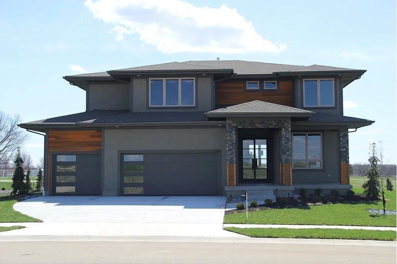 11338 S Emerald St, Olathe, KS 66061