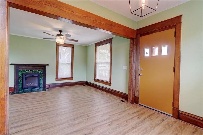 2010 E 27th St, Kansas City, MO 64127