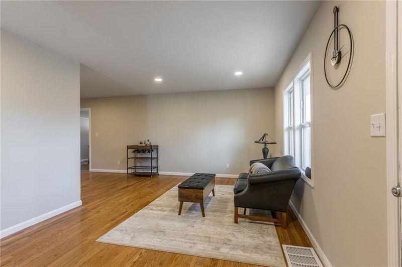 9004 Wornall Rd, Kansas City, MO 64114