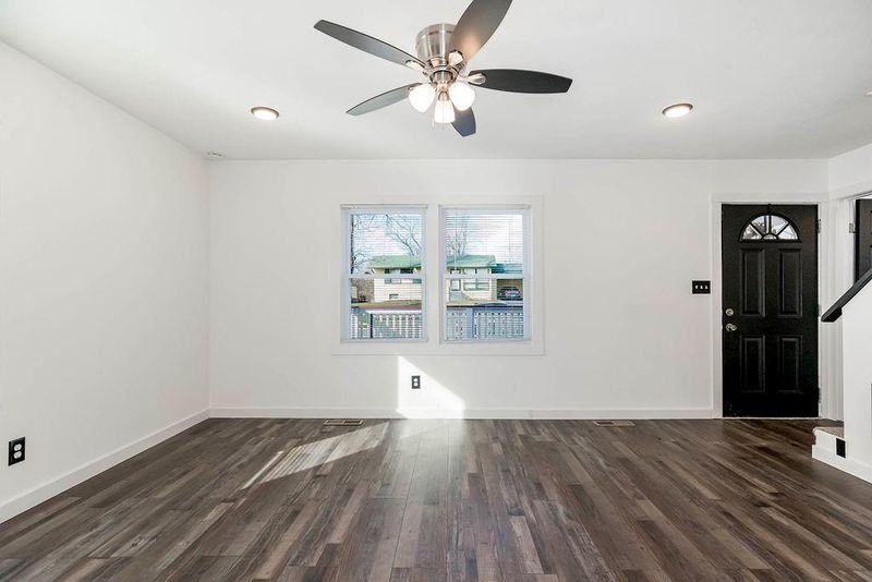 7507 E 50th St, Kansas City, MO 64129