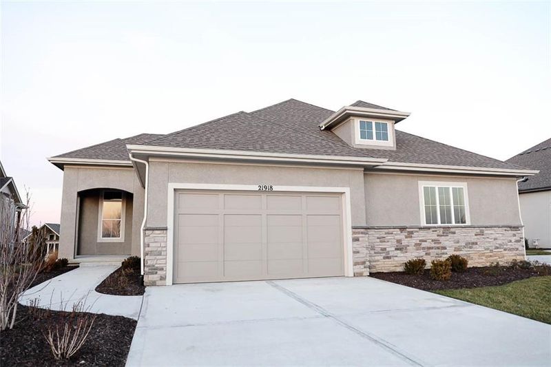 21918 W 82nd Ter, Lenexa, KS 66220