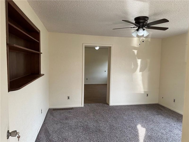 414 E North Main St, Richmond, MO 64085