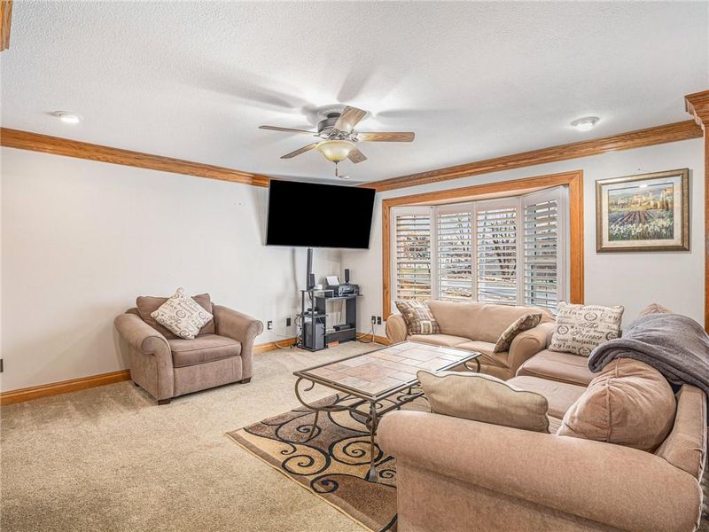 6200 E 64th St, Kansas City, MO 64133