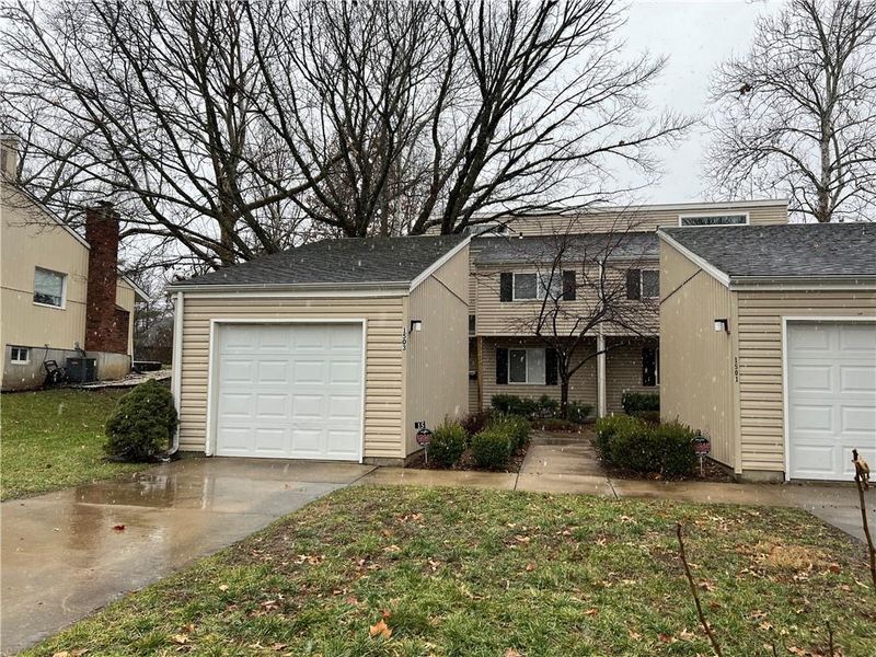 1503 E 97th St, Kansas City, MO 64131