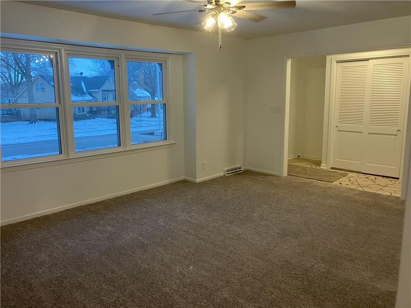 9535 Carter Dr, Overland Park, KS 66212