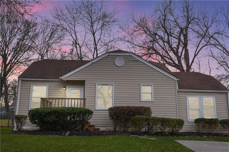 7312 Walmer St, Overland Park, KS 66204