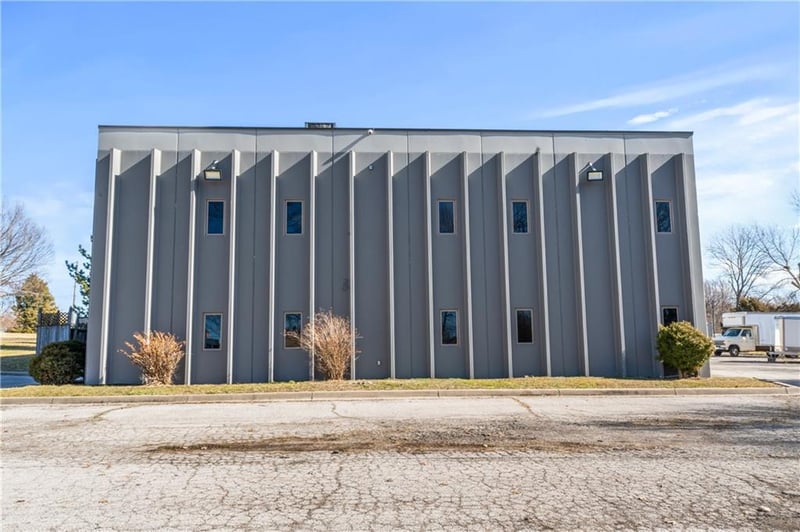 1801 NE Independence Ave, Lee's Summit, MO 64086