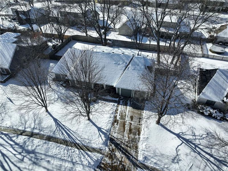 9824 Briar St, Overland Park, KS 66207