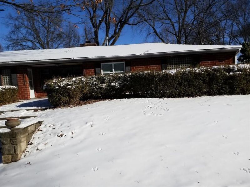 200 NE 43rd St, Kansas City, MO 64116