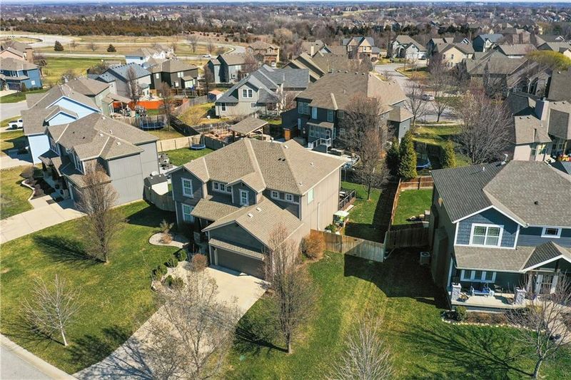 10218 Theden Cir, Lenexa, KS 66220