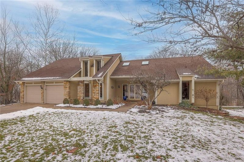 15463 Overbrook Ln, Overland Park, KS 66224