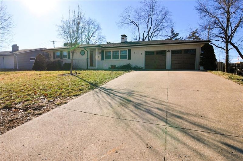 611 E 110th Ter, Kansas City, MO 64131