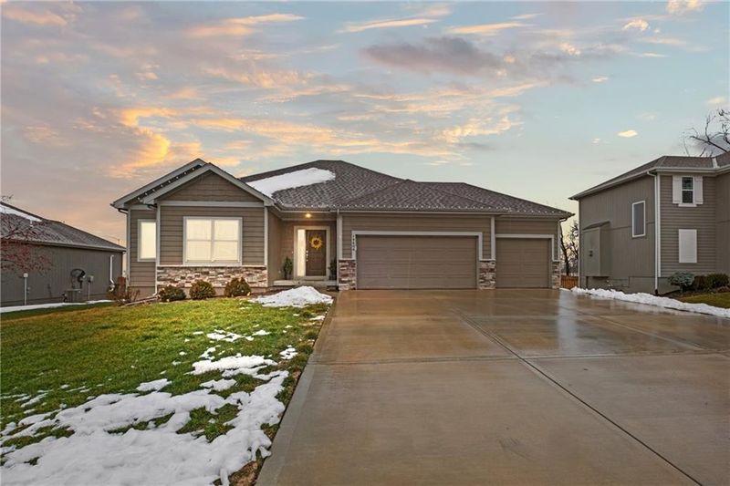 19606 W 198th Ter, Spring Hill, KS 66083