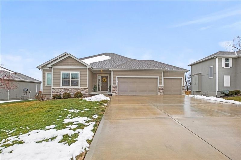 19606 W 198th Ter, Spring Hill, KS 66083