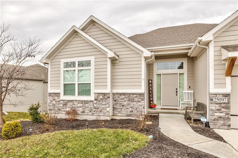 25097 W 87th St, Lenexa, KS 66227